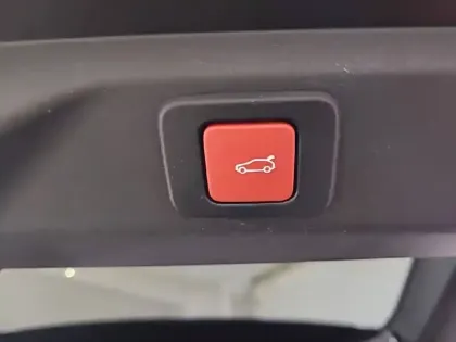 Photo 31 Peugeot 3008  Hybrid 145 e-DCS6
