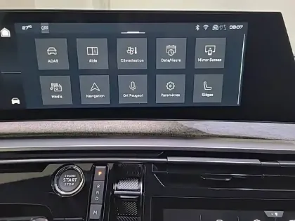 Photo 23 Peugeot 3008  Hybrid 145 e-DCS6