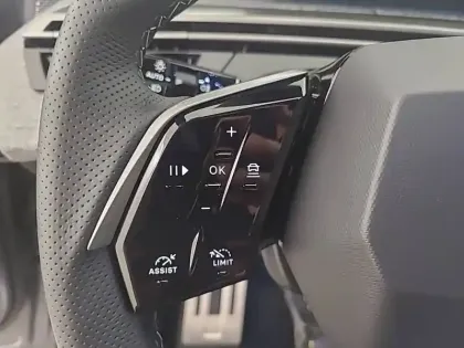 Photo 26 Peugeot 5008  Hybrid 145 ch e-DCS6