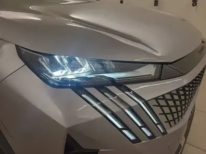 Photo 15 Peugeot 3008  Electrique 210 ch 73 kWh