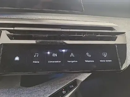 Photo 21 Peugeot 3008  Electrique 210 ch 73 kWh