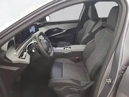 Photo 43 Peugeot 3008  Electrique 210 ch 73 kWh