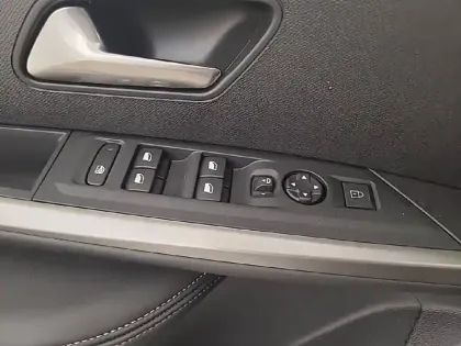 Photo 30 Peugeot 3008  Electrique 210 ch 73 kWh