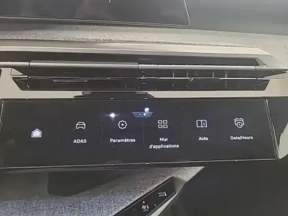 Photo 23 Peugeot 3008  Electrique 210 ch 73 kWh