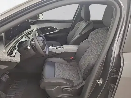 Photo 10 Peugeot 3008  Electrique 210 ch 73 kWh