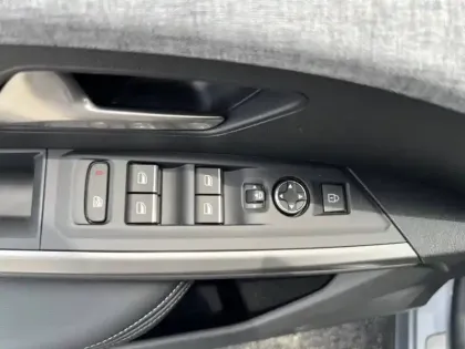 Photo 19 Peugeot 3008  Hybrid 145 e-DCS6