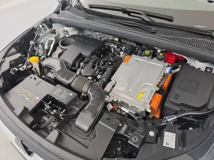 Photo 37 Renault Symbioz  E-Tech full hybrid 145