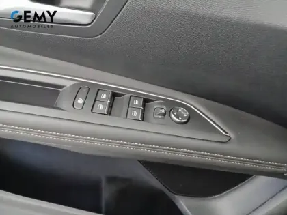 Photo 15 Peugeot 3008  Hybrid 225 e-EAT8