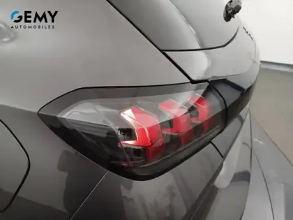 Photo 32 Peugeot 208  PureTech 100 S&S BVM6