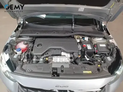 Photo 19 Peugeot 208  Turbo 100 ch BVM6
