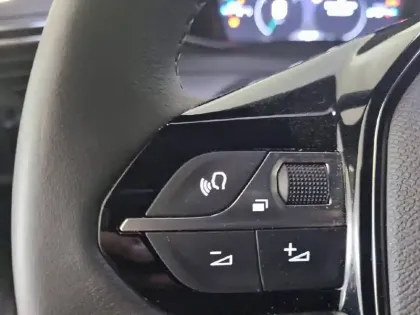 Photo 45 Peugeot 2008  100 S&S BVM6