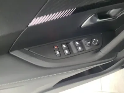 Photo 15 Peugeot 2008  100 S&S BVM6