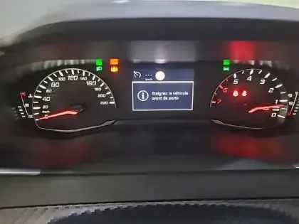 Photo 12 Peugeot 208  PureTech 75 S&S BVM5