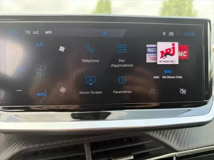 Photo 14 Peugeot 208  Hybrid 145 ch e-DCS6