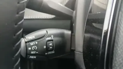 Photo 16 Peugeot 2008  Hybrid 145 e-DCS6