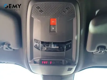 Photo 35 Peugeot 2008  Electrique 136 ch
