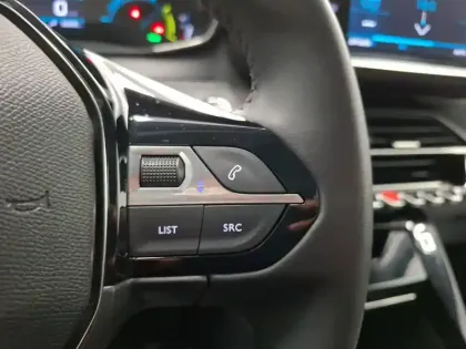 Photo 15 Peugeot 208  Electrique 136ch 50 kWh