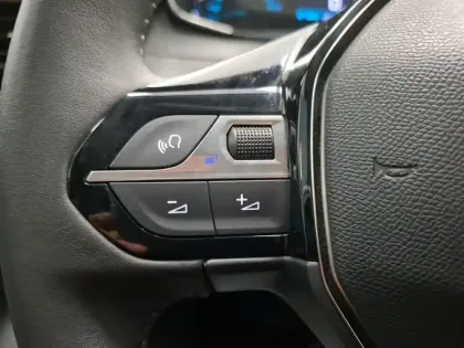 Photo 16 Peugeot 208  Electrique 136ch 50 kWh