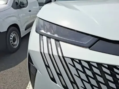 Photo 15 Peugeot 3008  Electrique 230 ch Grande autonomie 97 kWh