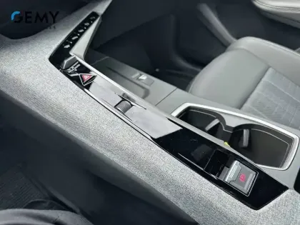 Photo 18 Peugeot 3008  Hybrid 145 e-DCS6