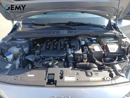 Photo 31 Peugeot 208  PureTech 75 S&S BVM5