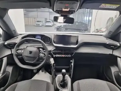 Photo 7 Peugeot 2008  100 S&S BVM6