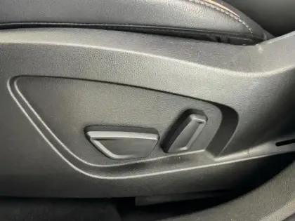 Photo 16 Renault Captur Initiale Paris