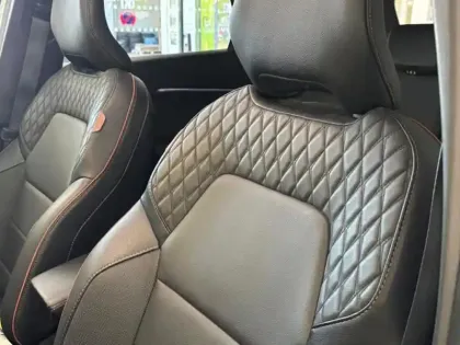 Photo 15 Renault Captur Initiale Paris