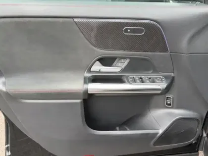 Photo 33 Mercedes GLA  200 d AMG Line