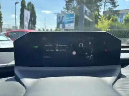 Photo 13 Toyota C-HR + 224ch 77kWh Design Grande Autonomie