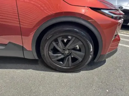 Photo 8 Toyota C-HR + 224ch 77kWh Design Grande Autonomie