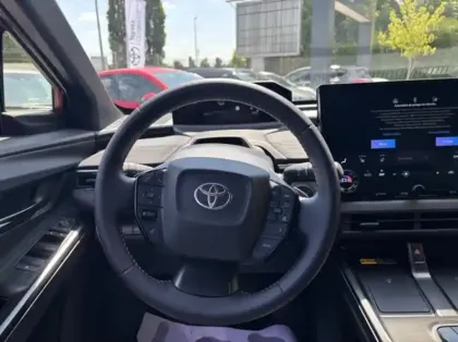 Photo 11 Toyota C-HR + 224ch 77kWh Design Grande Autonomie
