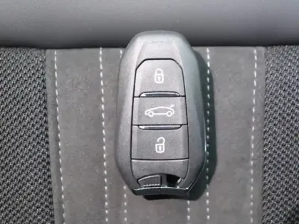 Photo 14 Peugeot 308  PHEV 225ch GT Pack e-EAT8