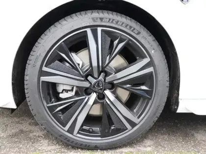Photo 10 Peugeot 308  PHEV 225ch GT Pack e-EAT8