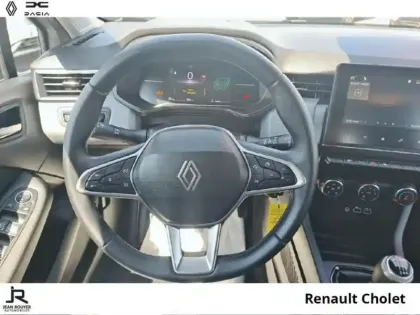Photo 13 Renault Clio  1.5 dCi 100ch Evolution - 25