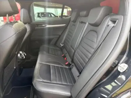 Photo 9 Alfa Romeo Stelvio  2.2 Diesel 160ch Veloce AT8