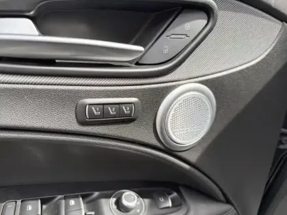 Photo 11 Alfa Romeo Stelvio  2.2 Diesel 160ch Veloce AT8