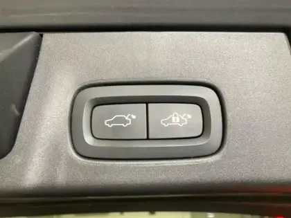 Photo 12 Volvo V90  B4 Adblue 197ch Inscription Luxe Geartronic MY22