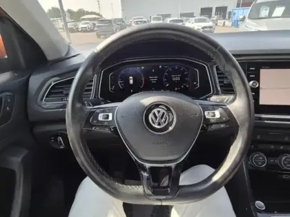 Photo 18 Volkswagen T-roc  2.0 TDI 150ch Carat 4Motion DSG7