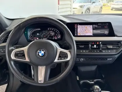 Photo 12 BMW Serie 1 Série 1 118dA 150ch M Sport