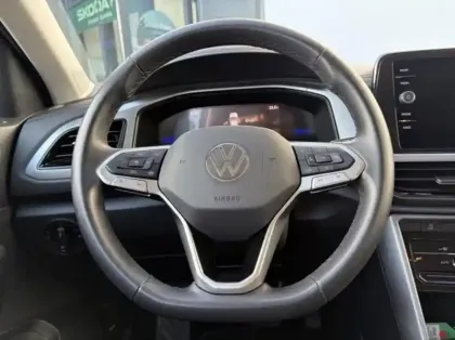 Photo 9 Volkswagen T-roc  1.5 TSI Evo2 150ch VW Edition DSG7