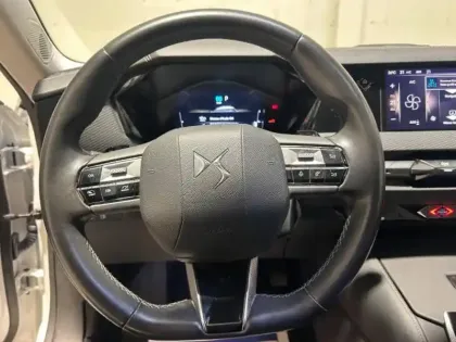 Photo 8 DS DS 4  E-TENSE 225ch Trocadero
