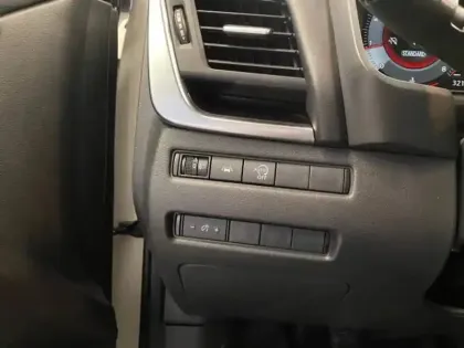 Photo 10 Nissan Qashqai  1.3 Mild Hybrid 140ch N-Connecta 2022