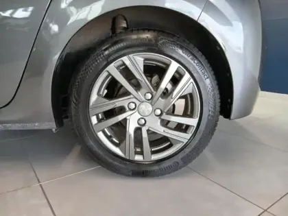 Photo 13 Peugeot 208  1.5 BlueHDi 100ch S&S Active Pack