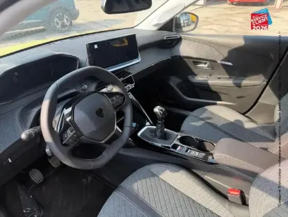 Photo 14 Peugeot 208  1.2 Turbo 100ch Allure