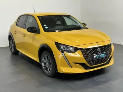 Photo 16 Peugeot 208  e- 136 Style Camera 180 Carplay