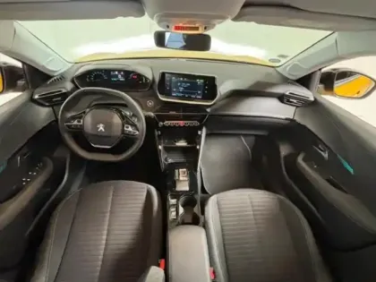 Photo 6 Peugeot 208  e- 136 Style Camera 180 Carplay
