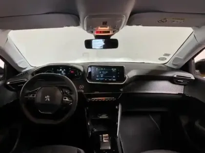 Photo 13 Peugeot 208  e- 136 Style Camera 180 Carplay