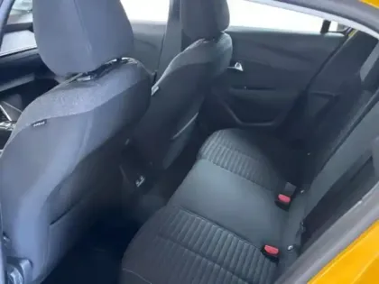 Photo 10 Peugeot 208  e- 136 Style Camera 180 Carplay
