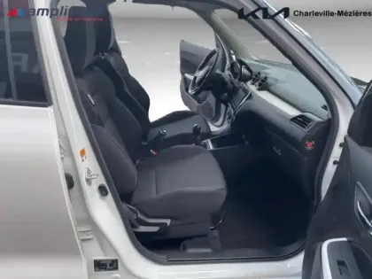 Photo 10 Suzuki Swift  1.2 Hybrid 83ch Privilège